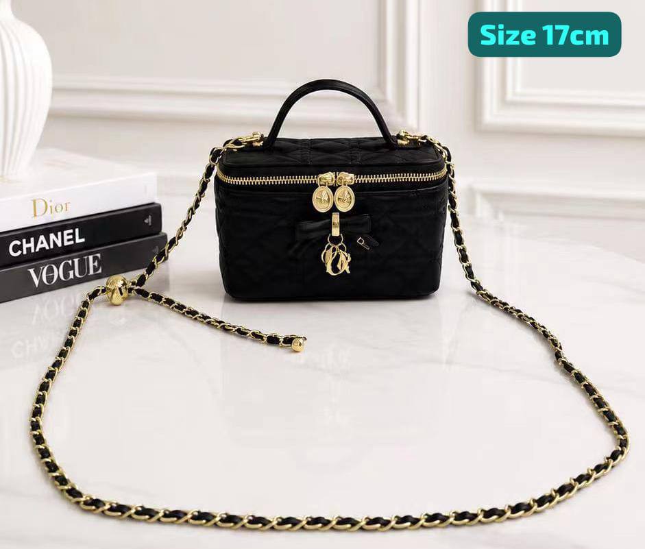 Dior

Good quality 
with box 

100 dhs🇦🇪🇦🇪🇦🇪

Zain186
♥️♥️♥️