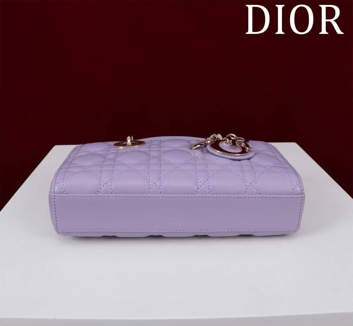 Dior D-joy✅
*Size 22 cm*
For Price 👇 WhatsApp✅
0568585901 
0507557372
0552275751 Owner Zain 👌

Zain274
♥️♥️♥️
