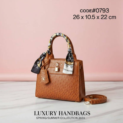 LV
ᴄɪᴛʏ sᴛᴇᴀᴍᴇʀ PM 
ᴏsᴛʀɪᴄʜ ʟᴇᴀᴛʜᴇʀ ᴍᴀᴛᴇʀɪᴀʟ
ᴡɪᴛʜ sɪʟᴋ ᴛᴡɪʟʟʏ sᴄᴀʀғ
ɪᴛ ʜᴀs ʟᴏɴɢ ʙᴇʟᴛ sᴛʀᴀᴘ
sɪᴢᴇ: 26 cm

75 dhs👑

Zain31
♥️♥️♥️