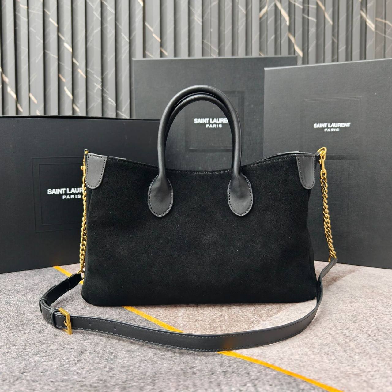 YSL
35 *22*12 cm
115 dhs✅

Zain17

اطلبوها من الوتس المثبت في الأعلى👆🏻👆🏻

تواصلو معنا 👈🏻 Zain 
For order WhatsApp pinned 👆🏻

♥️♥️♥️
