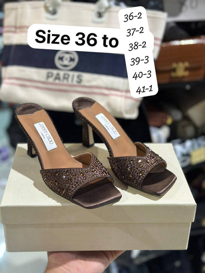 Jimmy  choo

100 dhs🇦🇪🇦🇪

Zain103
♥️♥️♥️