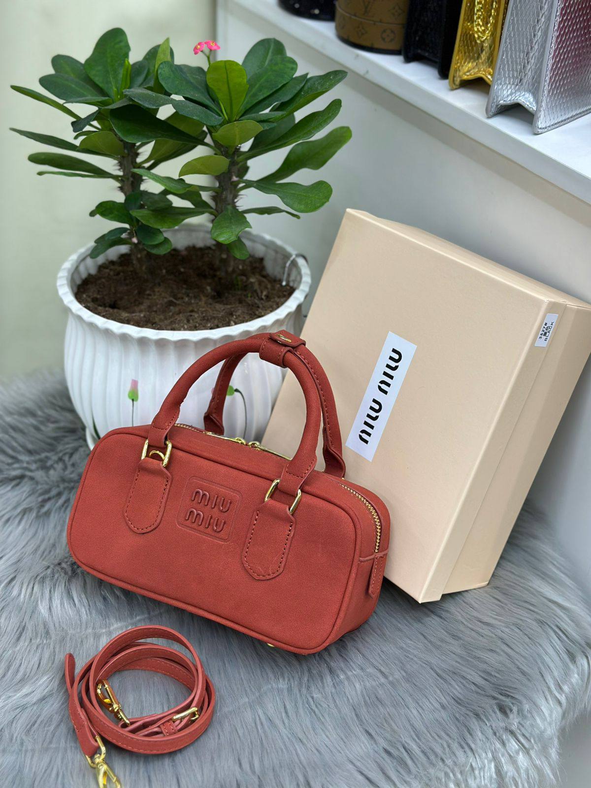 MIU MIU
SIZE………. 23CM
95 dhs🪙🌨️

with BOX
🎁🎁🎁

Zain244
♥️♥️♥️