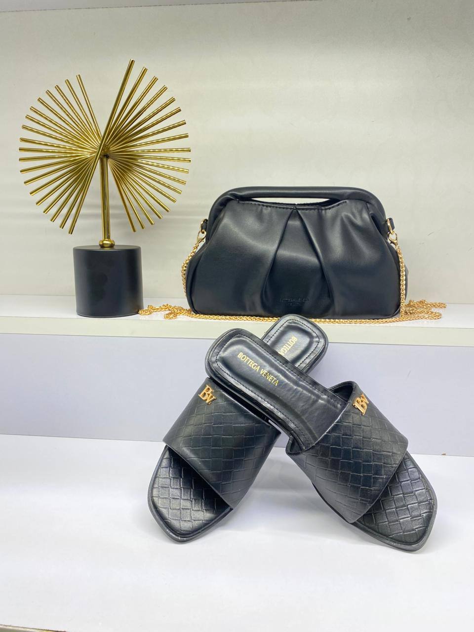 Full Set
150 dhs✅
Size 36….41💃💃💃

Zain161
♥️♥️♥️