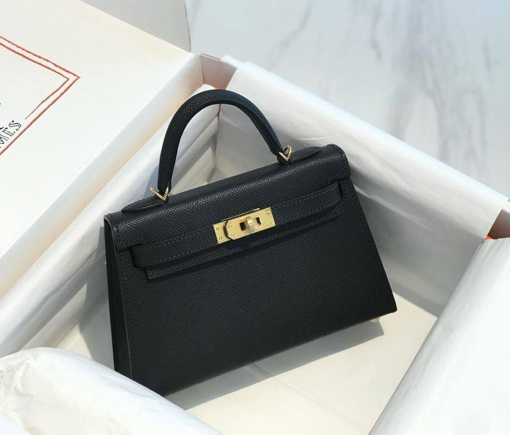 HERMES 💕💕💕
Super master quality 💯
Available now 💫 ✨✨
For Price 👇 WTSP Text Zain 0568585901

Zain252
♥️♥️♥️