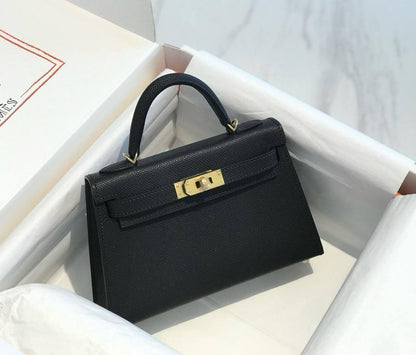 HERMES 💕💕💕
Super master quality 💯
Available now 💫 ✨✨
For Price 👇 WTSP Text Zain 0568585901

Zain252
♥️♥️♥️