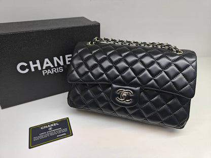 Chanel
120 dhs🇦🇪

with box
🎁🎁🎁

Zain235
♥️♥️♥️