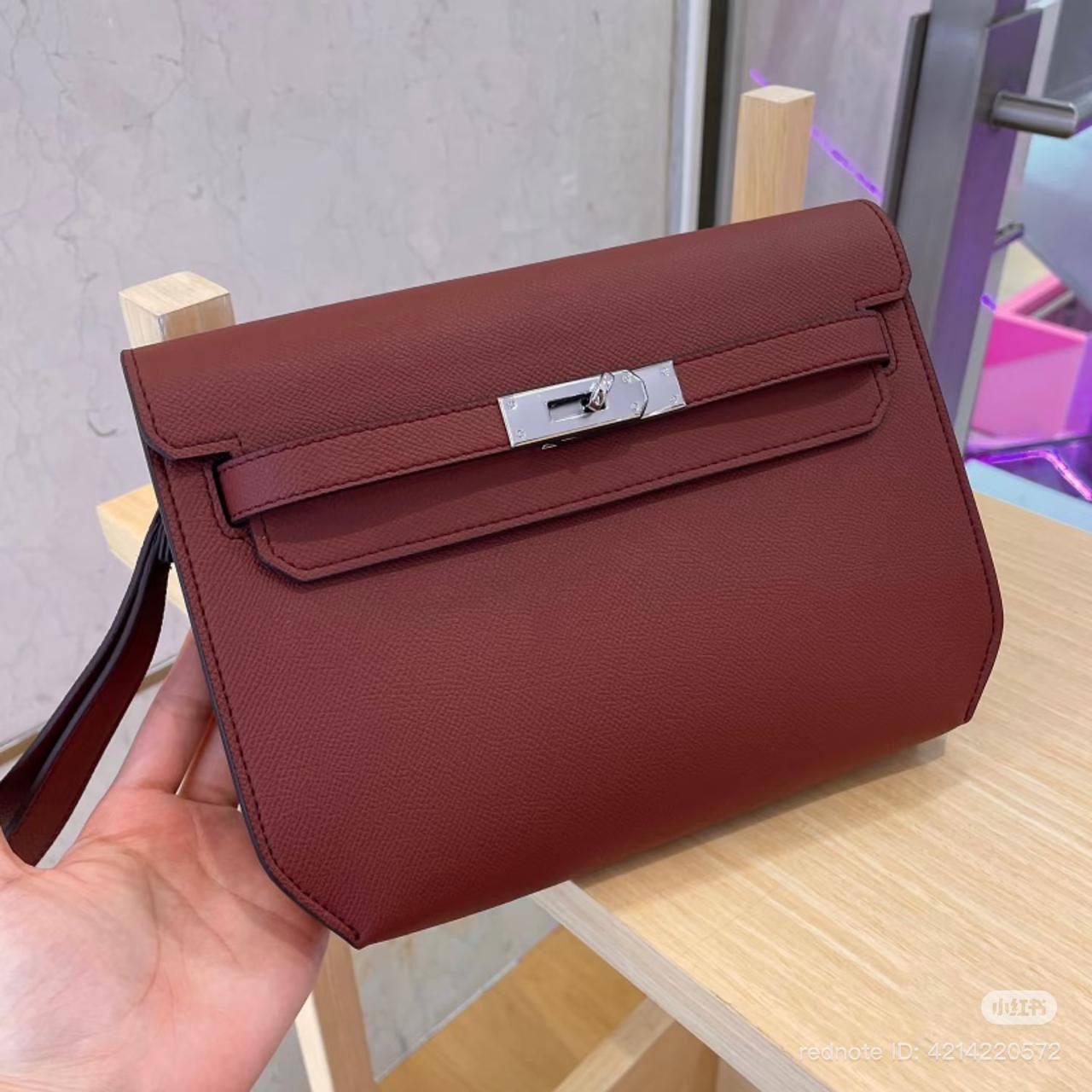 New Stock
Master +++ BAGS
For Price 👇 WTSP Text Zain 0568585901

Zain192
♥️♥️♥️