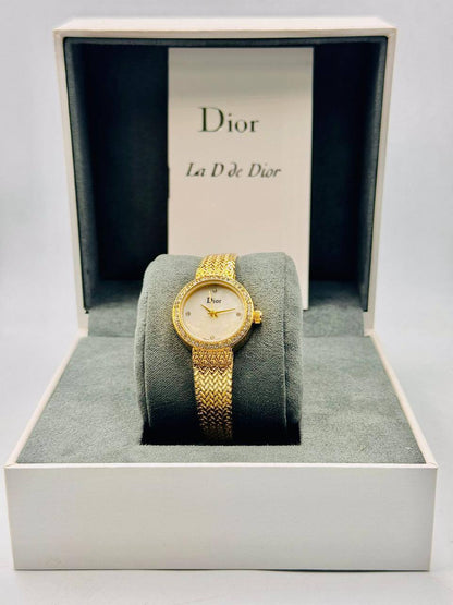 Dior ladies 
55 dhs🪙🌨️

Zain08
❤️❤️❤️