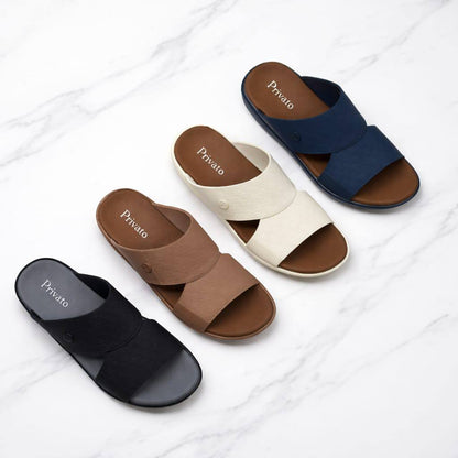 slippers for men good quality  with box and paper bag size available (40to46) 6to12) 
180 dhs❣️

Zain59
♥️♥️♥️