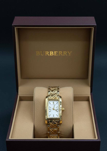 BURBERRY🆕 LADIES 
GOOD QUALITY 💯
60 dhs🪙💕

Zain133
♥️♥️♥️
