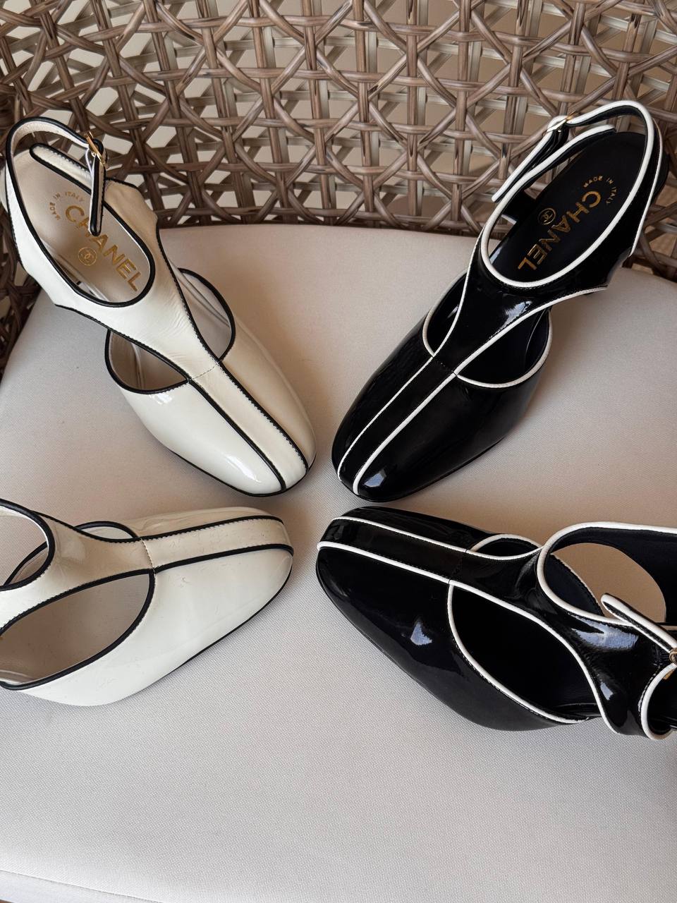 CHANEL 🤍
🤩Available new 😍😍
Size: 36 to 41
Super master quality
450 dhs✅

Zain198
♥️♥️♥️