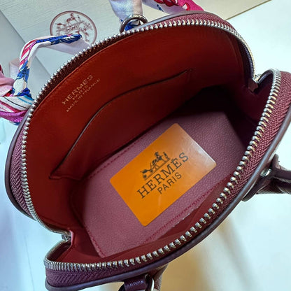 HERMES 
 GOOD QUALITY *


WITH BOX 
🎁🎁🎁

100 dhs✅

Zain39
♥️♥️♥️