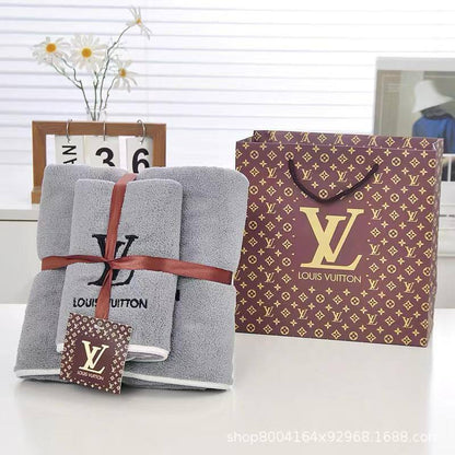 Brand 
Towels  
Good quality 
2 set
With paper 💼 
45 dhs✅

Zain99
♥️♥️♥️