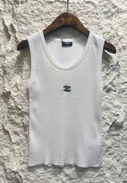 CHANEL
Women’s Top
Master Quality 
SML
190 dhs✅

Zain276
♥️♥️♥️