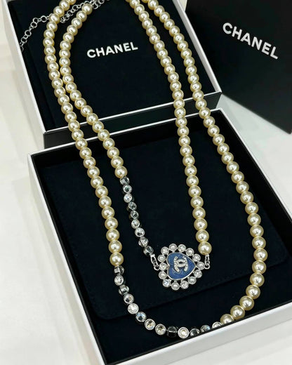 Chanel
_NECKLACE 🍃
*MASTER*🍃💕
With normal box 🛍️
130 dhs✅
With master box 🛍️
160 dhs✅

Zain263
♥️♥️♥️