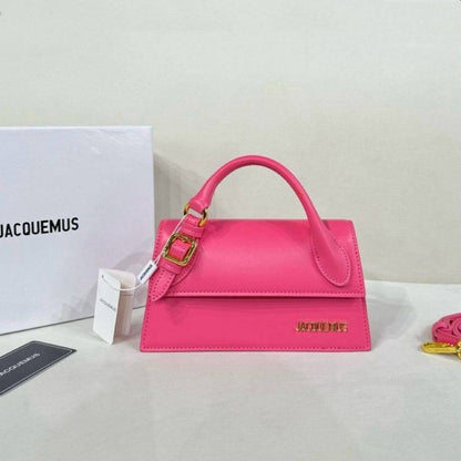 JACQUEMUS 

RESTOCK 
GOOD QUALITY 

WITH BOX 
100 dhs🇦🇪🇦🇪

SIZE: 20cm

Zain39
♥️♥️♥️