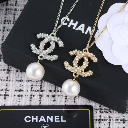 CHANEL SET* 💫
*NECKLACE* 🔅
*EARRINGS*

95 dhs💓
*WITH BOX AND PAPER BAG*
🎁🎁🎁
Zain89
♥️♥️♥️
