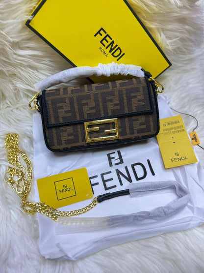 🌟Fendi Small baguette
1️⃣First quality +🎁
Size : 20 * 10 cm
85 dhs🪙🌨️
with box🎁

Zain115
♥️♥️♥️