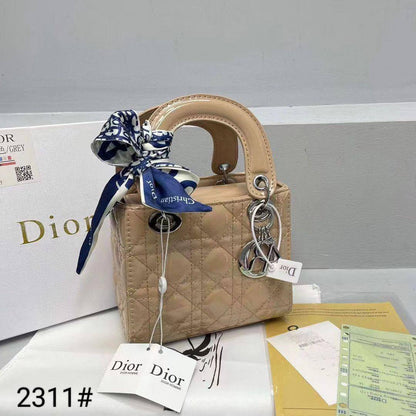 Dior
with box
🎁🎁🎁

offer offer
75 dhs✅

Zain219
♥️♥️♥️