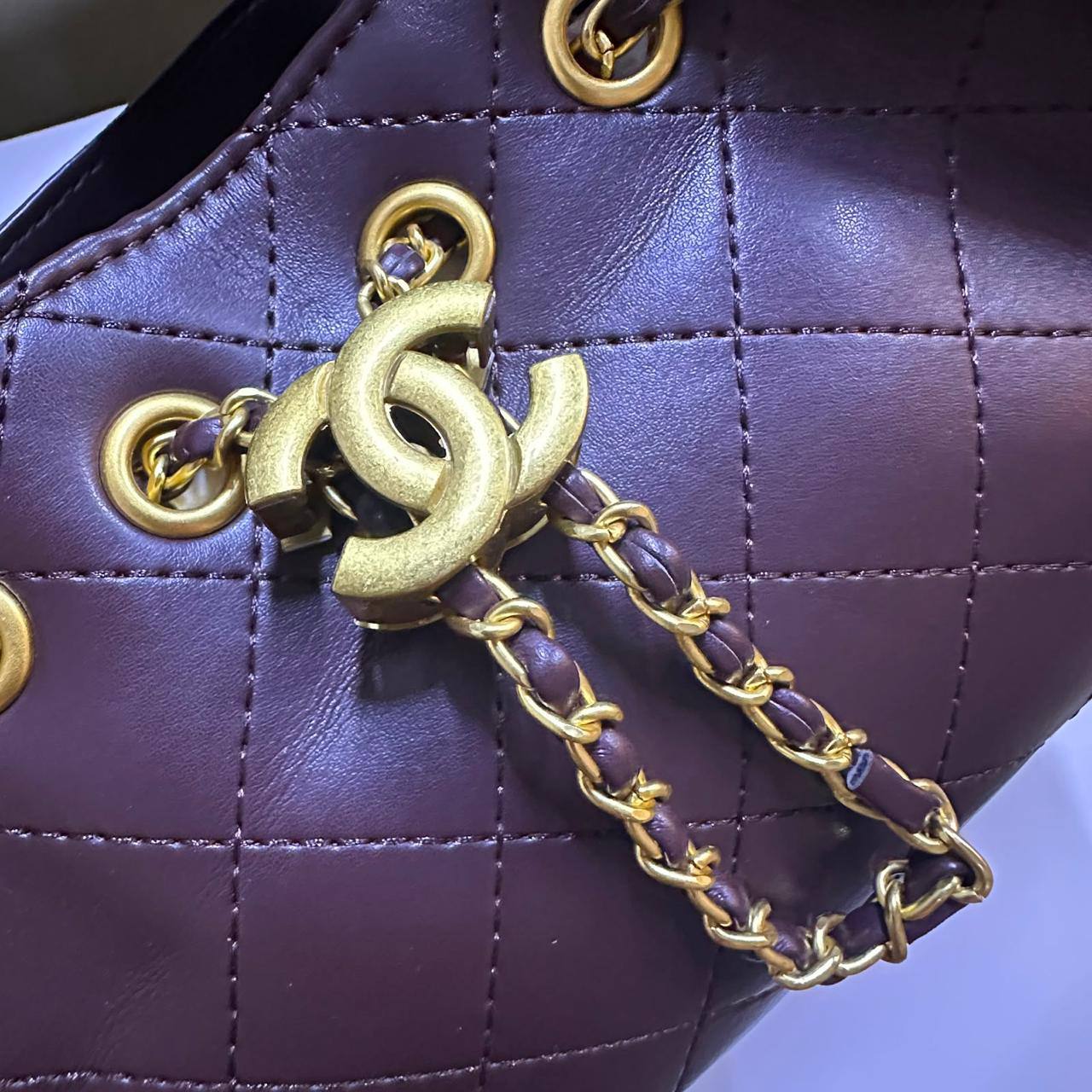 CHANEL 
NEW CAME GOOD QUALITY MINI SIZE WITH BOX 
120 DHS🇦🇪🇦🇪
Size: 20 cm

Zain17
♥️♥️♥️