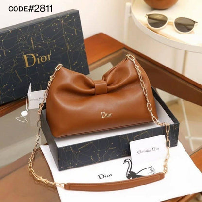 DIOr 

95 dhs🇦🇪🇦🇪
with box

Zain90
♥️♥️♥️