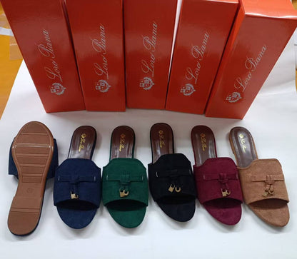 Slippers
65 dhs✅

Size 36-41

Zain161
♥️♥️♥️