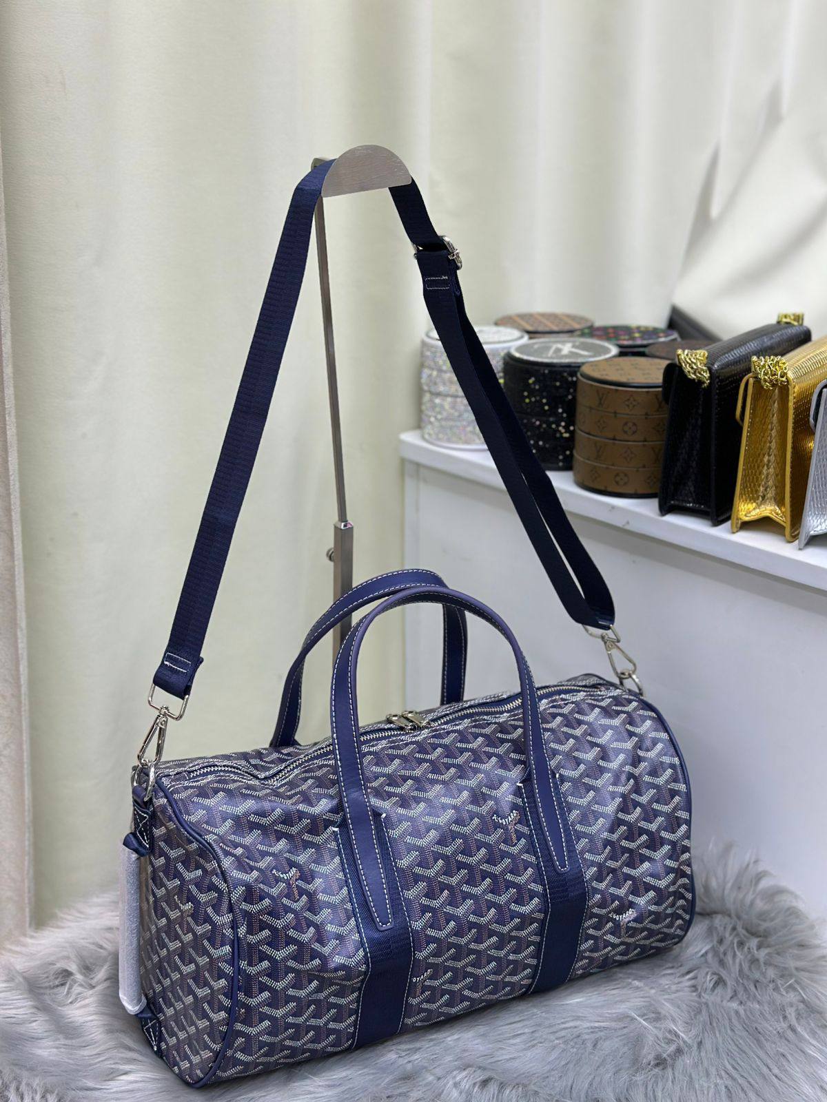 GOYARD Travel Bags
SIZE  ……… 40CM🥰
120 dhs🪙🌨️

Zain244
♥️♥️♥️