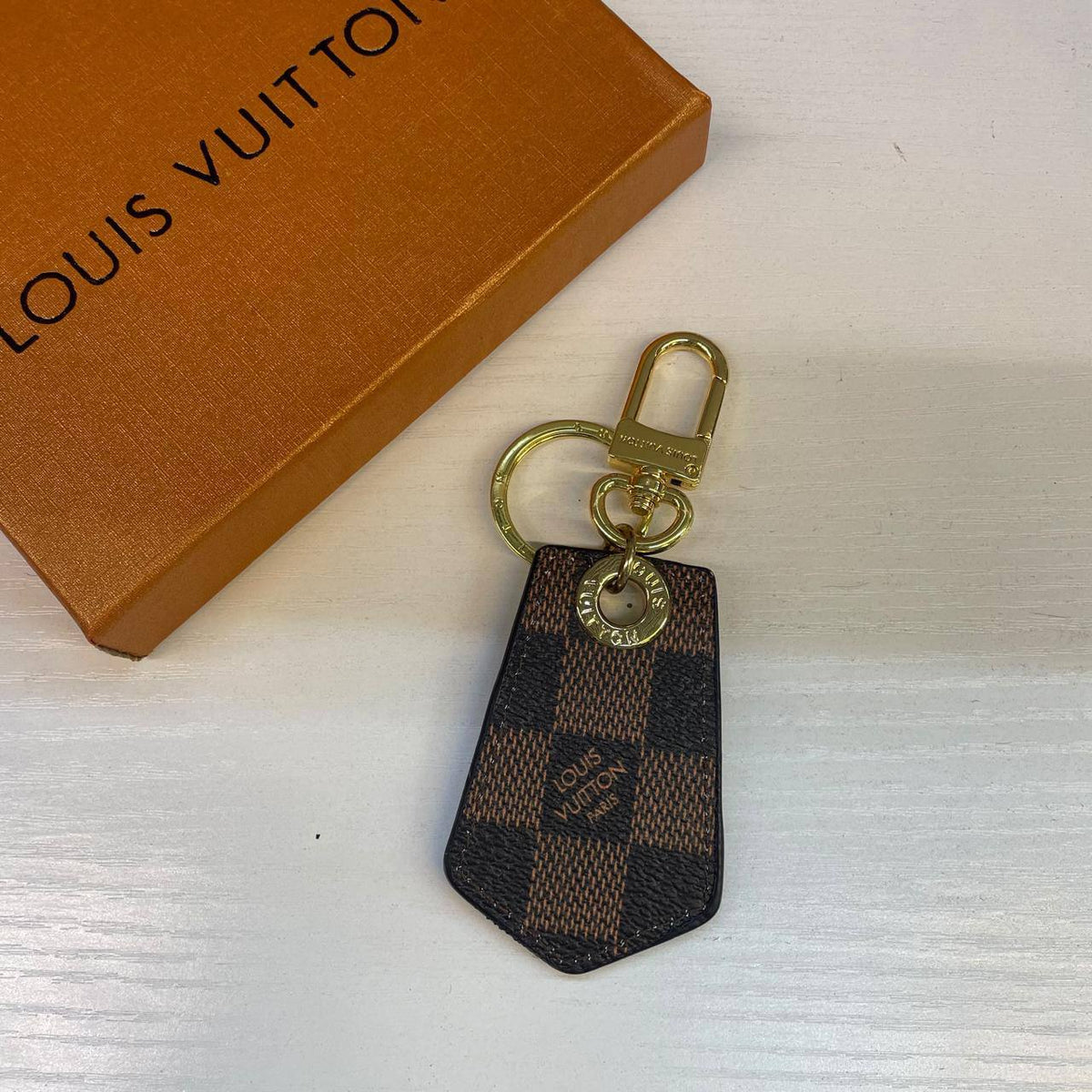 KEY HOLDERS 

60 dhs🇦🇪🇦🇪

WITH BOX
Zain88
♥️♥️♥️