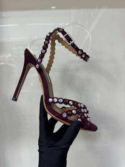 AQUAZZURA
*master quality*🥳
*size: 36 to 42*👠
350 dhs🪙🌨️

Zain119
♥️♥️♥️