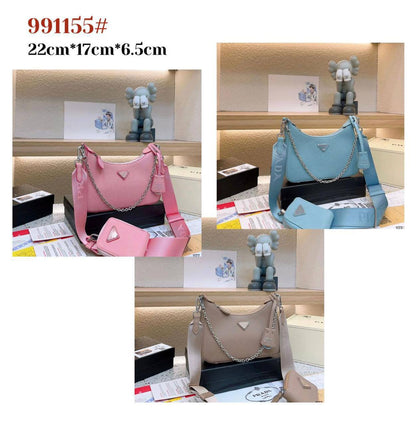 PRADA 
 GOOD QUALITY
 WITH BOX 
90 dhs💓

Zain17
♥️♥️♥️
