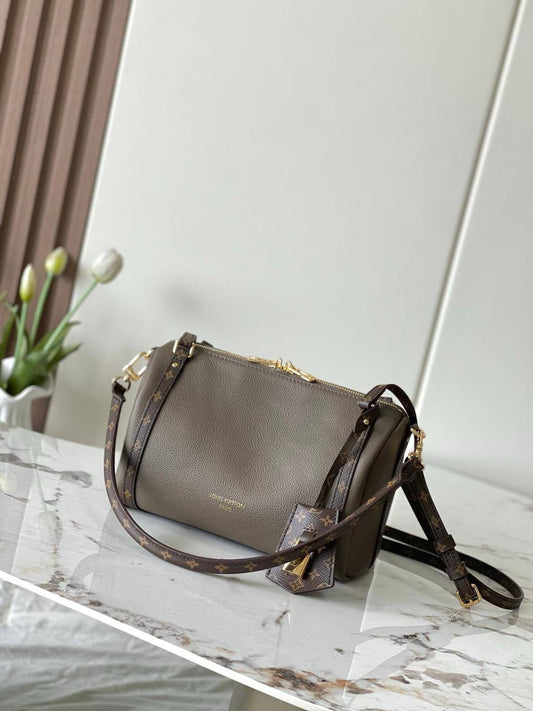 LV
Master Bags +++
For Price 👇 WTSP Text Zain 0568585901

Zain142
♥️♥️♥️