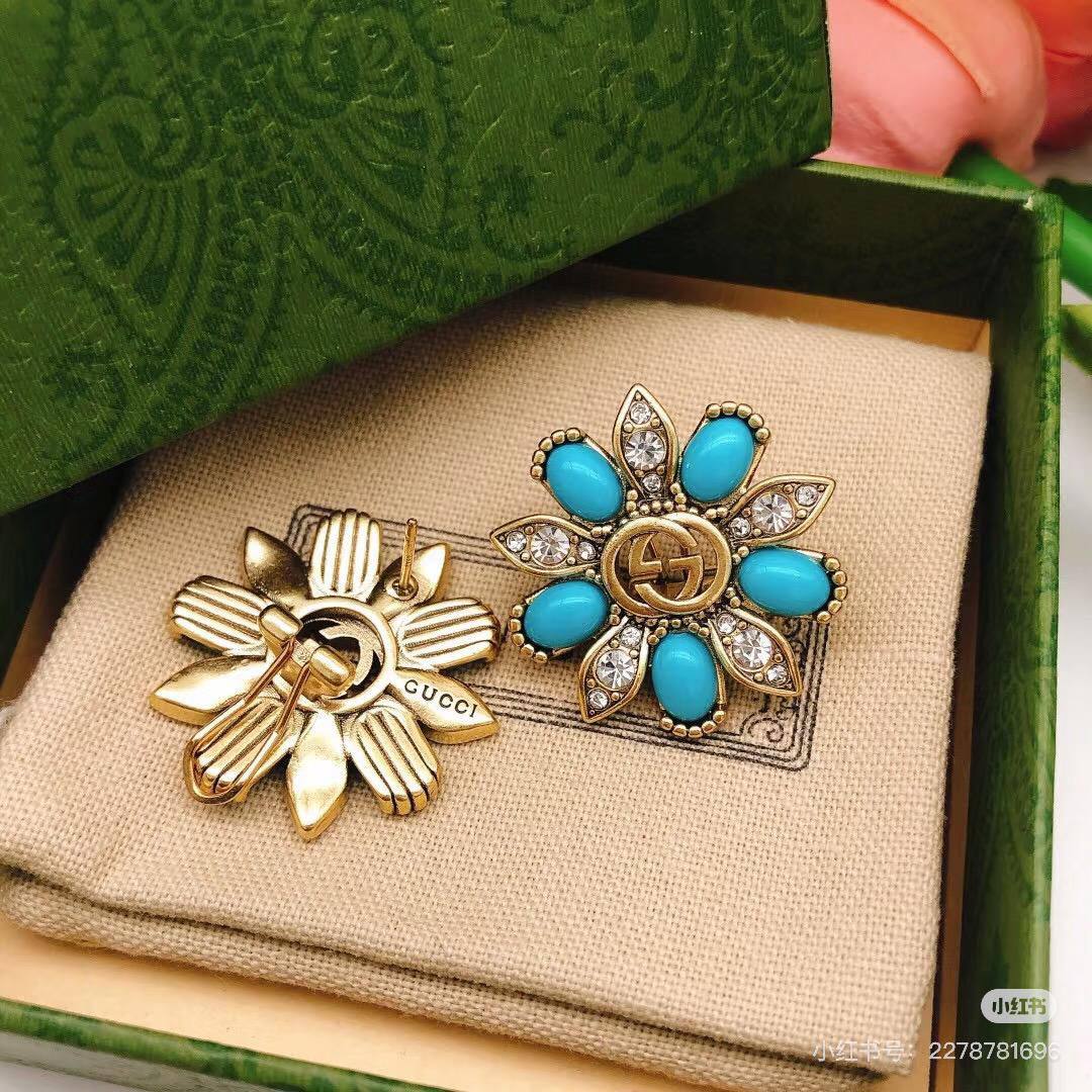 Gucci Earrings* 🌺
Master quality 

45 dhs🪙💚 normal box 📦

Zain48
♥️♥️♥️