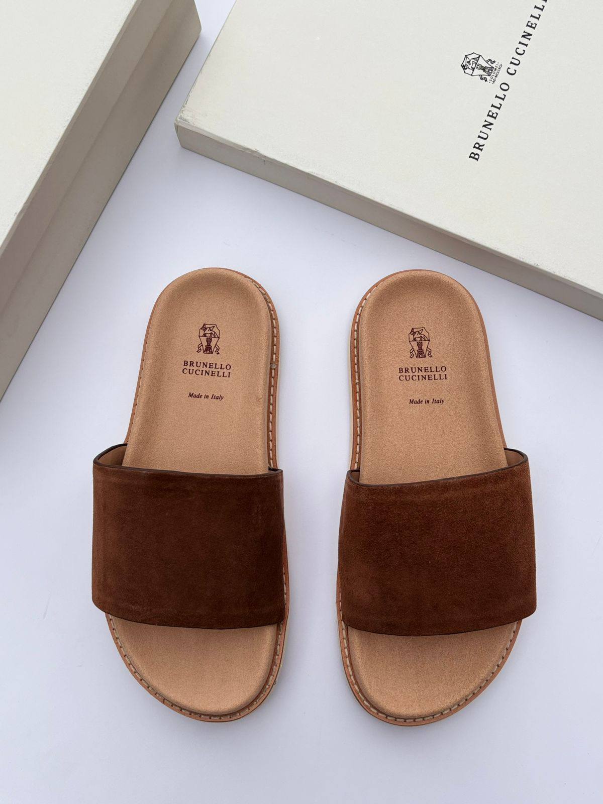 Brunello cucinelli 
130 dhs🪙🌨️
Size 40-45

Zain54
♥️♥️♥️