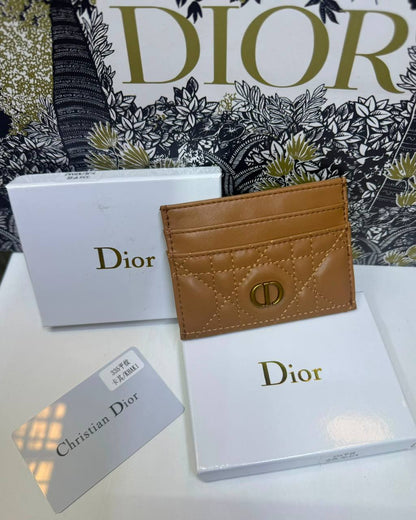 Card Holders
With box 
30 dhs💓

Zain93
♥️♥️♥️