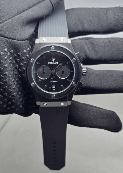 Hublot men
*Chronograph working*
90 dhs🗽

Zain29
♥️♥️♥️