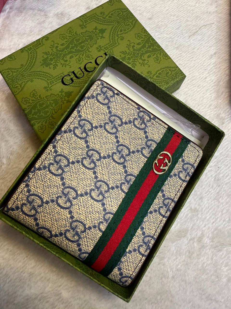 Wallets
With box 
35 dhs🇦🇪🇦🇪

Zain93
♥️♥️♥️