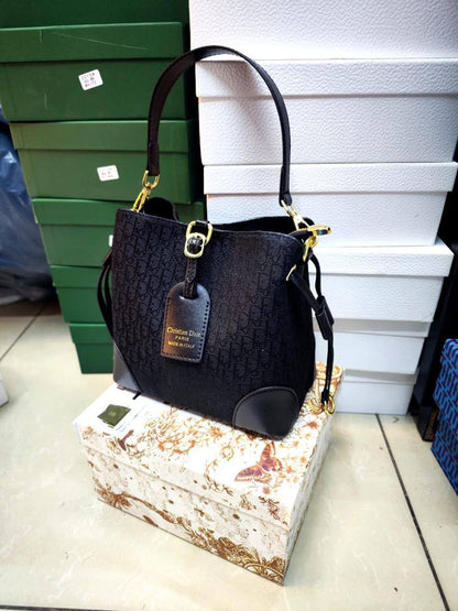 New
100 dhs✅

high quality 

With box
🎁🎁🎁

Zain26
♥️♥️♥️