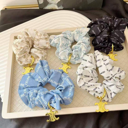 Head Accessories 🔥*
good quality 💯

With paper bag 🛍️
20 dhs🪙🌨️
With master box 🗃️ 
30 dhs🪙🌨️

Zain216
♥️♥️♥️