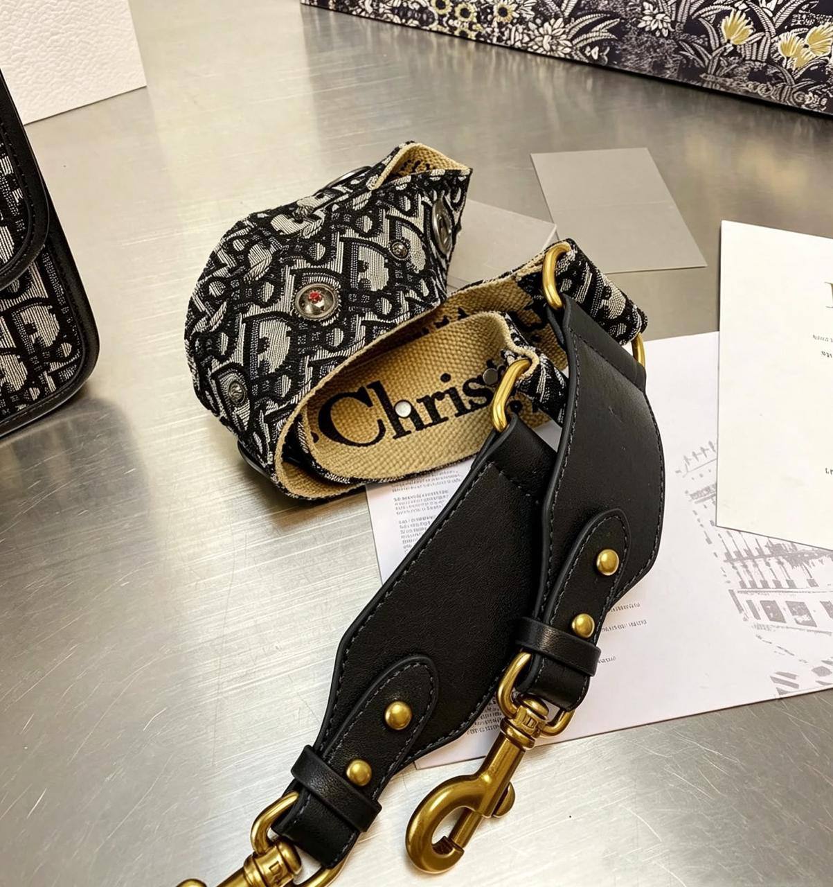 DIOR 
MASTER QUALITY
 SPECIAL OFFER 
WITH BOX  
210 dhs✅

Zain17
♥️♥️♥️