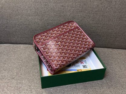 Goyard

60 dhs💓

with box
🎁🎁🎁

Zain26
♥️♥️♥️