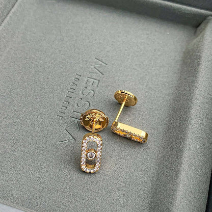 Messika ❤️‍🔥*
Earring 🦋
Master quality 💯
With normal boxes 🗃️ 
45 dhs🌺
With master box 📦 
75 dhs🌺

Zain216
♥️♥️♥️