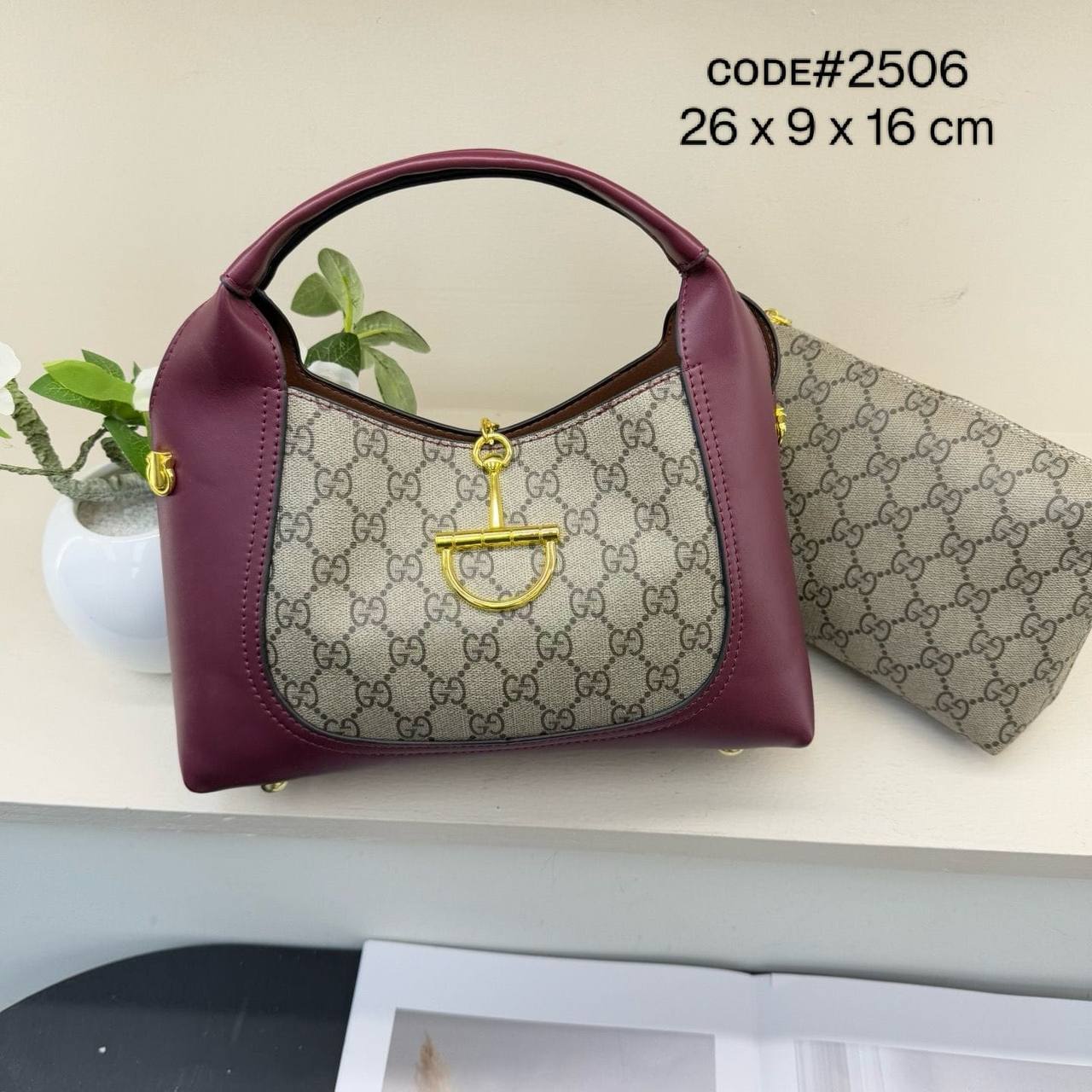 GUCCI ᴍɪɴɪ ᴇʙᴏɴʏ GG
sᴜᴘʀᴇᴍᴇ ᴄᴀɴᴠᴀs
ʜᴏʀsᴇʙɪᴛ ʟᴏᴄᴋ ʜᴀʀᴅᴡᴀʀᴇ
ᴡɪᴛʜ ᴘᴏᴜᴄʜᴇs ʜᴀs ʟᴏɴɢ ʙᴇʟᴛ
sɪᴢᴇ : 26 cm

70 dhs🇦🇪

Zain31
♥️♥️♥️