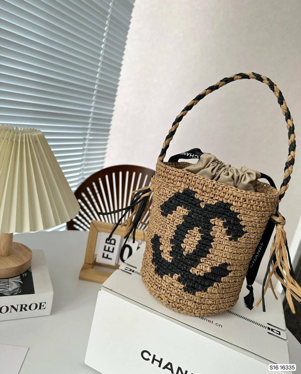 Chanel
85 dhs✅
Size 14*19

Zain07
♥️♥️♥️