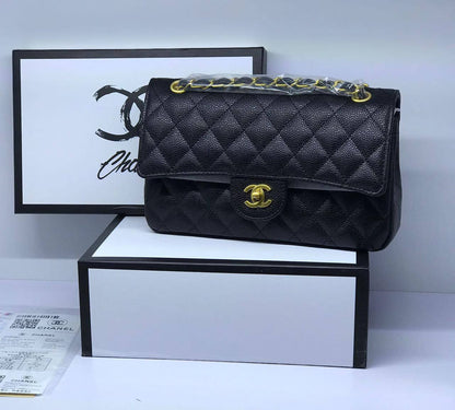 Chanel 

115 dhs❣️

With box 📦 
🎁🎁🎁

Size 25 cm. 

Zain175
♥️♥️♥️