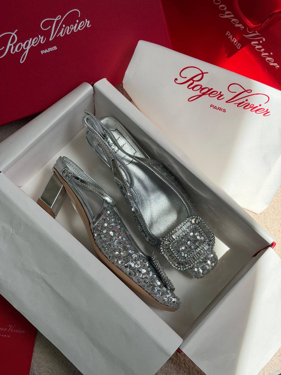 Roger Vivier
𝐑𝐎𝐆𝐄𝐑 𝐕𝐈𝐕𝐈𝐄𝐑
𝐕𝐈𝐏 𝐐𝐔𝐀𝐋𝐈𝐓𝐘
𝐒𝐈𝐙𝐄 {35 𝐭𝐨 42} 
470 dhs✅

Zain81
♥️♥️♥️