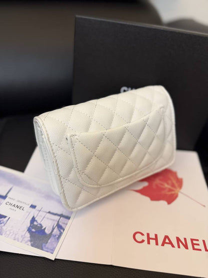 Chanel 
90 dhs💛
with box
size 20×5×14cm

Zain42
♥️♥️♥️