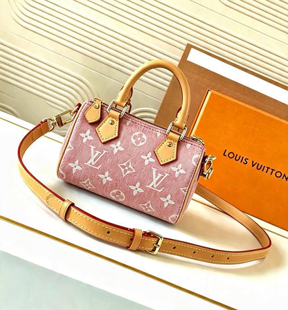 LV SPEEDY MINI SIZE GOOD QUALITY WITH BOX 
100 dhs🇦🇪🇦🇪
Size:16cm

Zain195
♥️♥️♥️