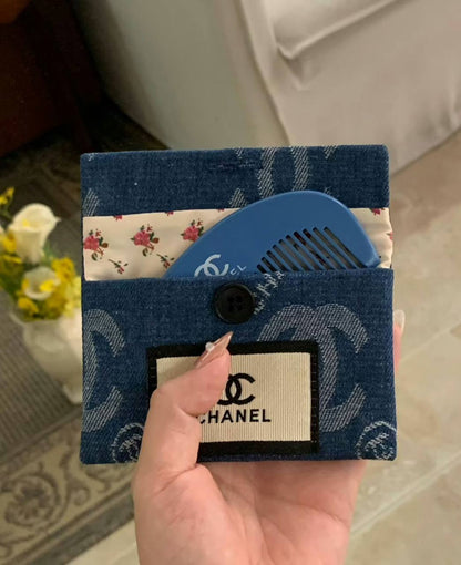 Hair Comb 🪮 *
Master quality 💯
With pouch and paper bag🛍️
35 dhs🪙🌨️

Zain216
♥️♥️♥️