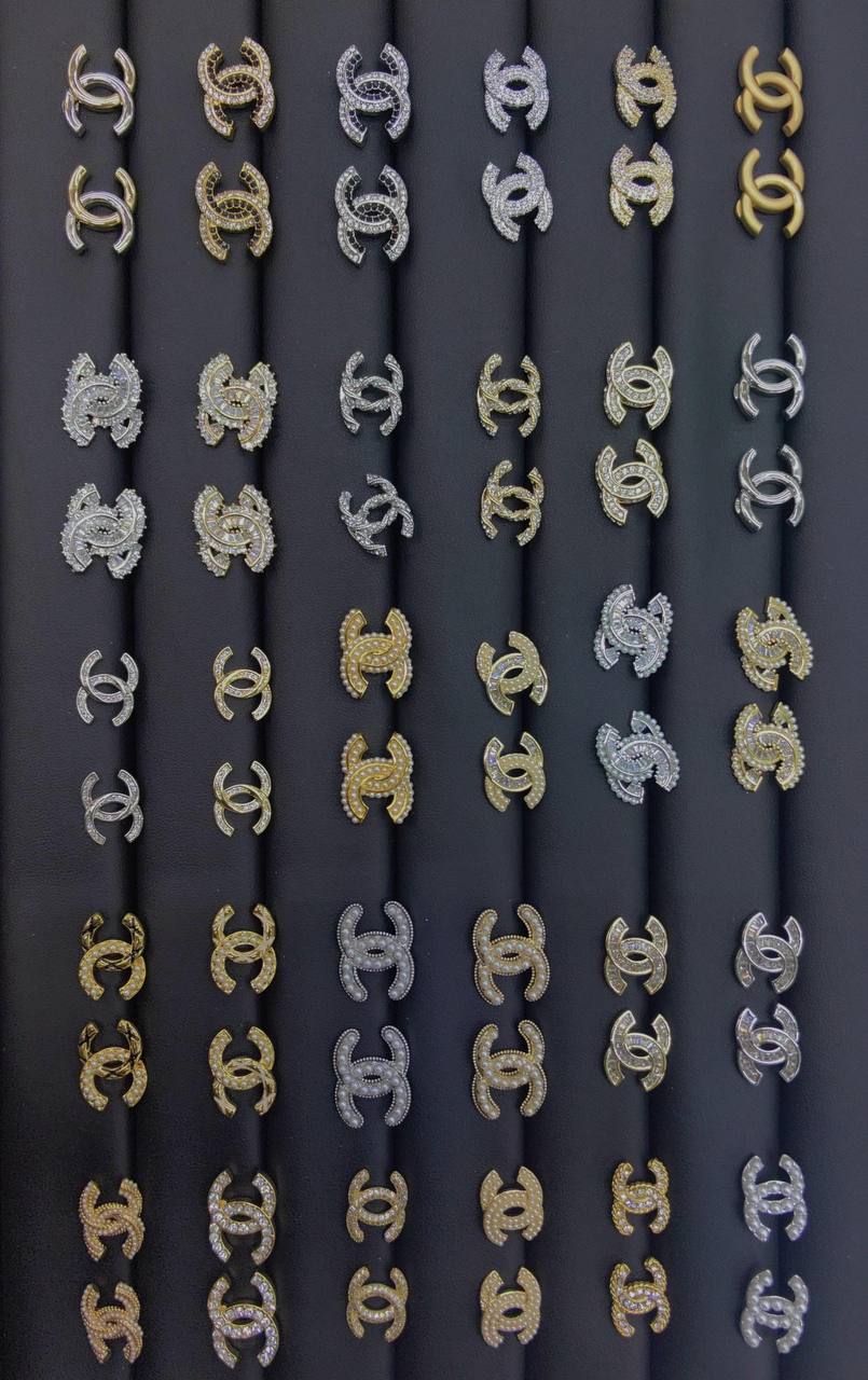 CHANEL MASTER
SMALL EARRING
50 DHS✅
WITH BOX AND PAPER BAG🛍️🎁

Zain89
♥️♥️♥️