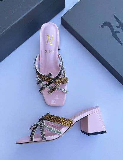 Gina 
120 dhs🪙🌨️
Size 36-42

Zain55
♥️♥️♥️